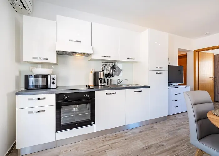 Aurelia Apartment *