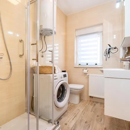 Aurelia Apartment *